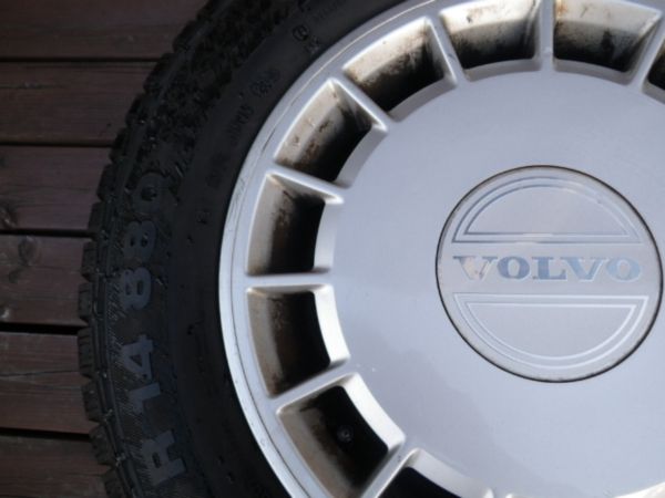 ボルボ 240用純正鉄チンホイール＆スタッドレスタイヤ （22） - ボルボ